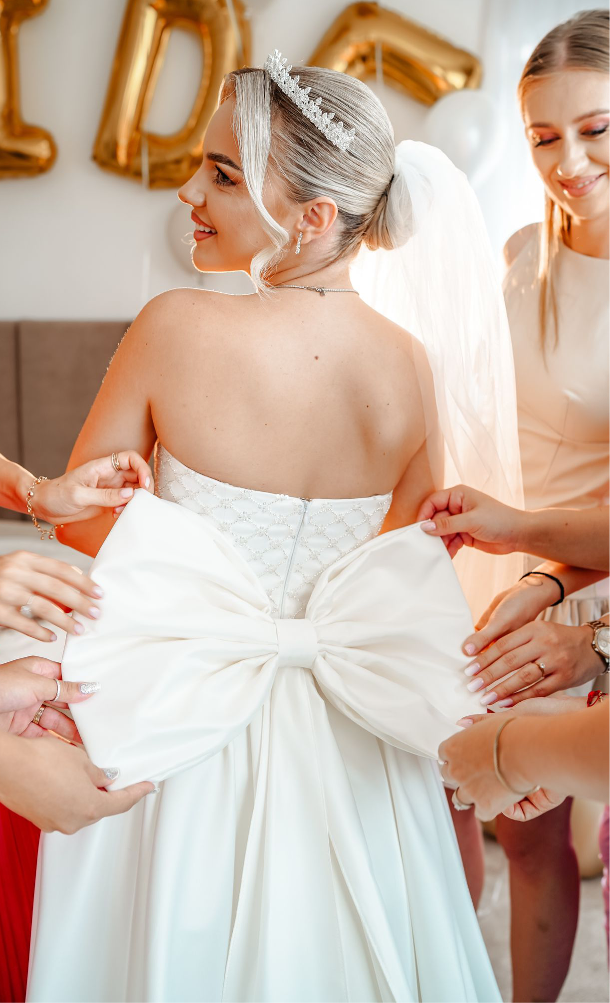 Exquisite Hand-Embroidered Bridal Gown with Detachable Train & Statement Bow